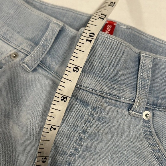 Spanx Sz MP but more like a SP or XS Petite Flare Pull On Jeans Light Wash - Picture 9 of 12